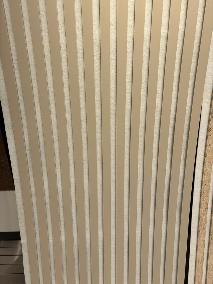 Akustikpaneel Beige & White 275×60 – Modern Design & Effektive Schalldämmung
