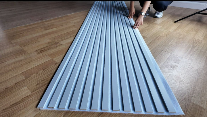 Akustikpaneel Soft Grey 275x60 – Moderne Silberoptik & Akustikdesign