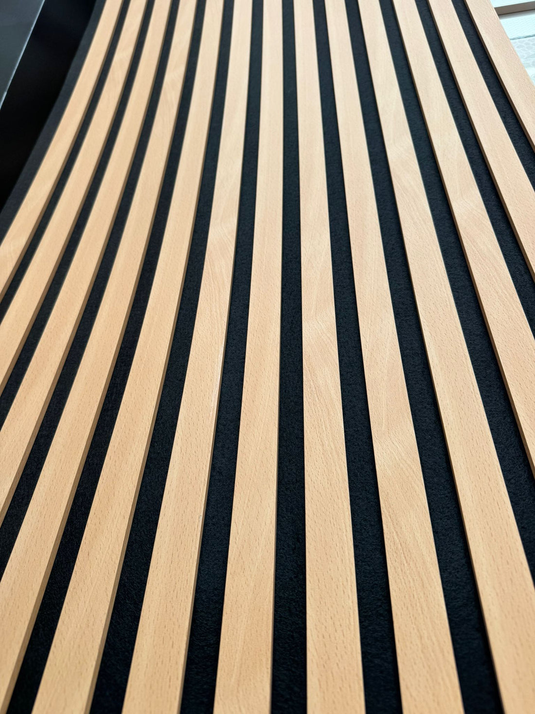 Akustikpaneel Buchholz 275×60 – Warme Holzoptik & Effektive Schallreduzierung