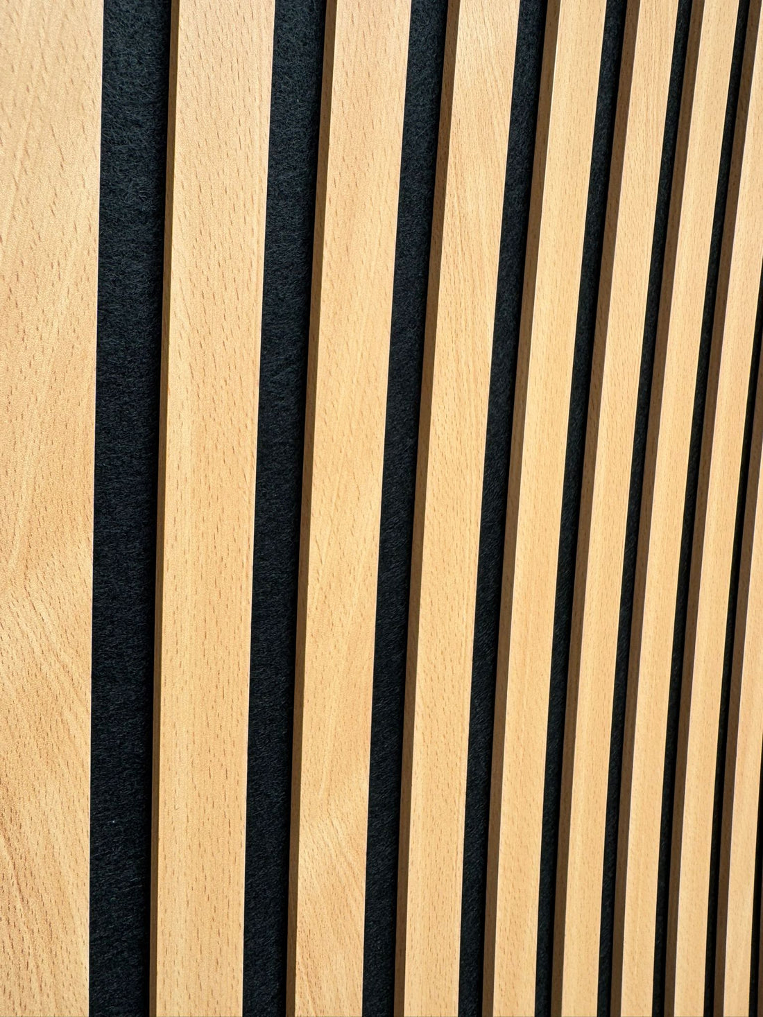 Akustikpaneel Buchholz 275×60 – Warme Holzoptik & Effektive Schallreduzierung