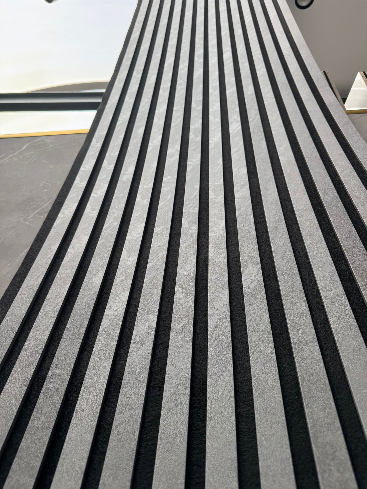 Akustikpaneel Betonoptik 275×60 – Modern & Akustisch Wirksam