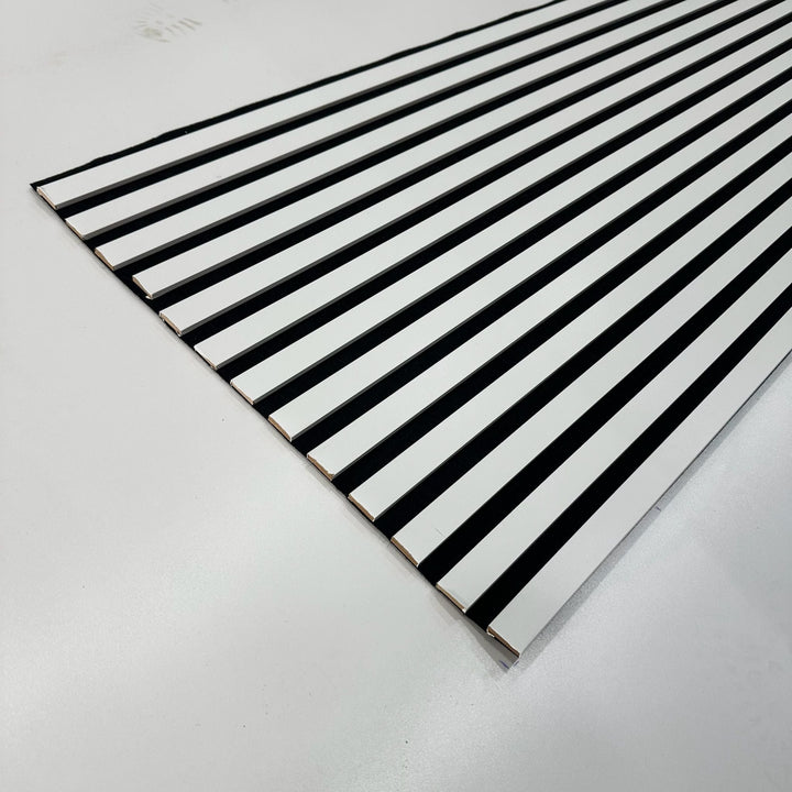 Akustikpaneel Design Black-White 275 x 60 – Moderner Schwarz-Weiß Kontrast & Effektive Schallabsorption