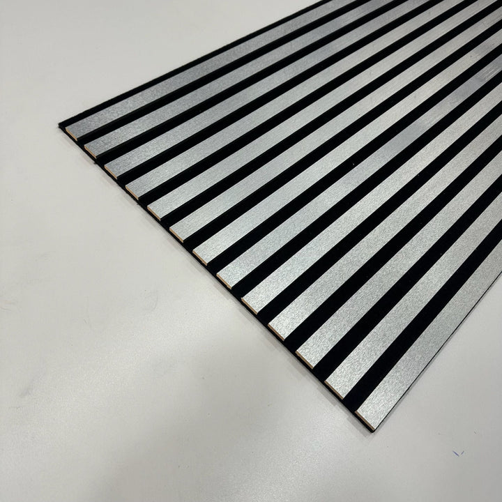Akustikpaneel Silber 275×60 cm – Moderne Schallabsorber Wandpaneele in Metalloptik