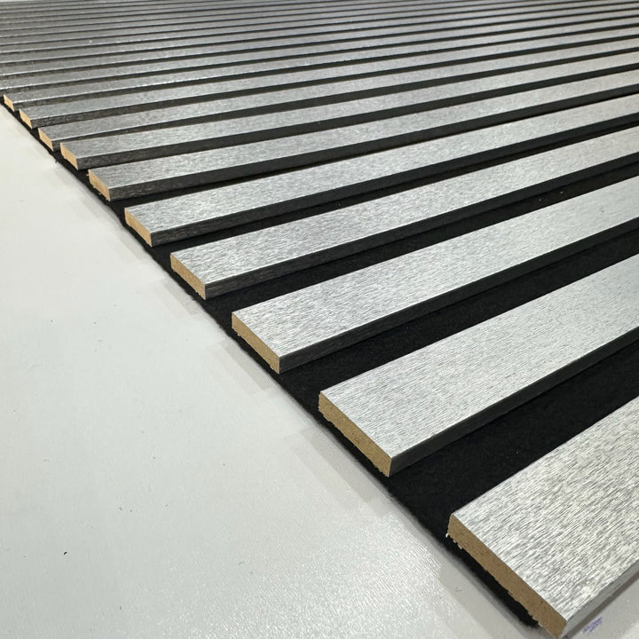 Akustikpaneel Silber 275×60 cm – Moderne Schallabsorber Wandpaneele in Metalloptik