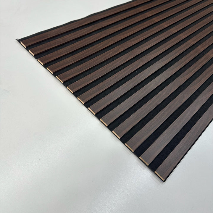 Akustikpaneel Walnuss 275 × 60 cm – Holzoptik Wandpaneel mit Schallabsorption